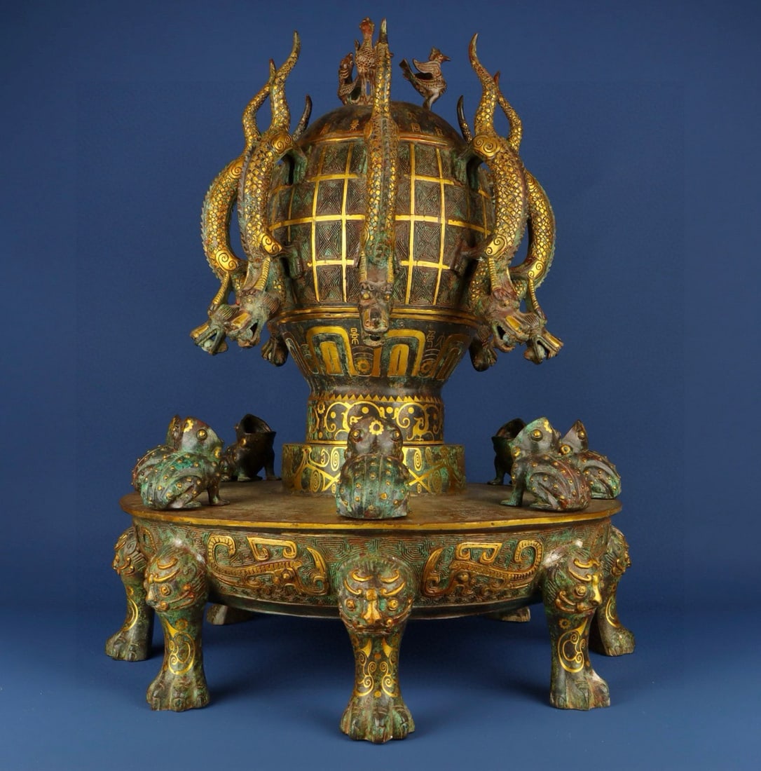 An Exquisite Chinese Bronze and gold seismograph: Size: Height 65 cm - Width 51 cm Materials: Bronze Dynasty: Han dynasty Attribution: 1st to 3rd-C Object: Chinese Antiques