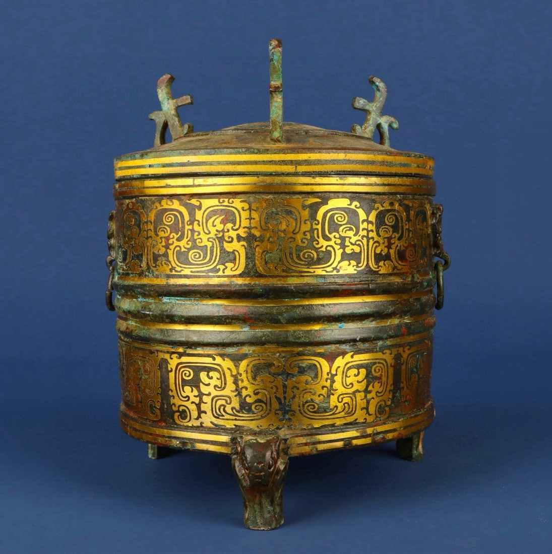 An Exquisite Chinese Bronze inscriptions with gold bears on the footcang: Size: Height 18.5 cm - Width 14.5 cm Materials: Bronze Dynasty: Han dynasty Attribution: 1st to 3rd-C Object: Chinese Antiques