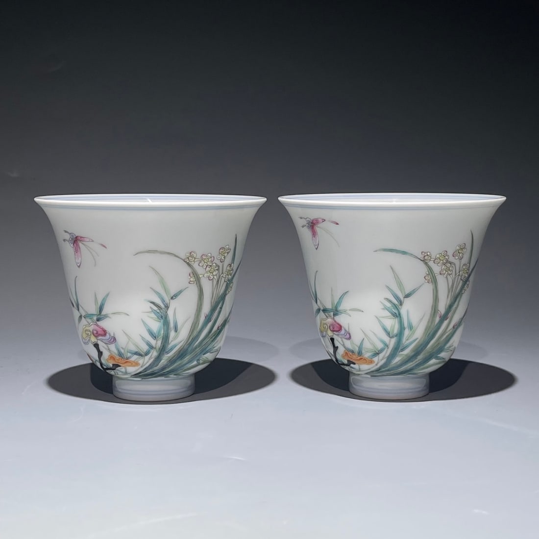 An Exquisite Chinese Famille Rose pastel Ganoderma lucidum Porcelain cup (1 of 12)