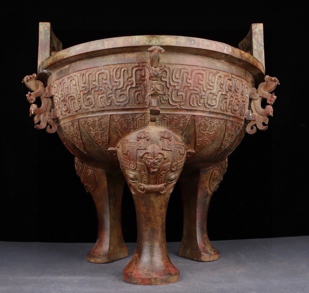 An Exquisite Chinese Bronze round tripod with manchu inscriptions: Size: Height 57 cm - Width 61 cm Materials: Bronze Dynasty: zhou dynasty Attribution: 700-BC Object: Chinese Antiques