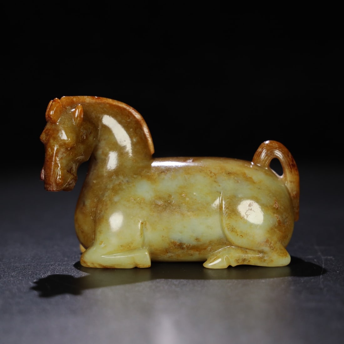 Chinese Natural Jade Carved Horses: Size: Width 10.5 cm - Height 6.7 cm Materials: Agate Dynasty: Qing dynasty Attribution: Qianlong Period Object: Horses