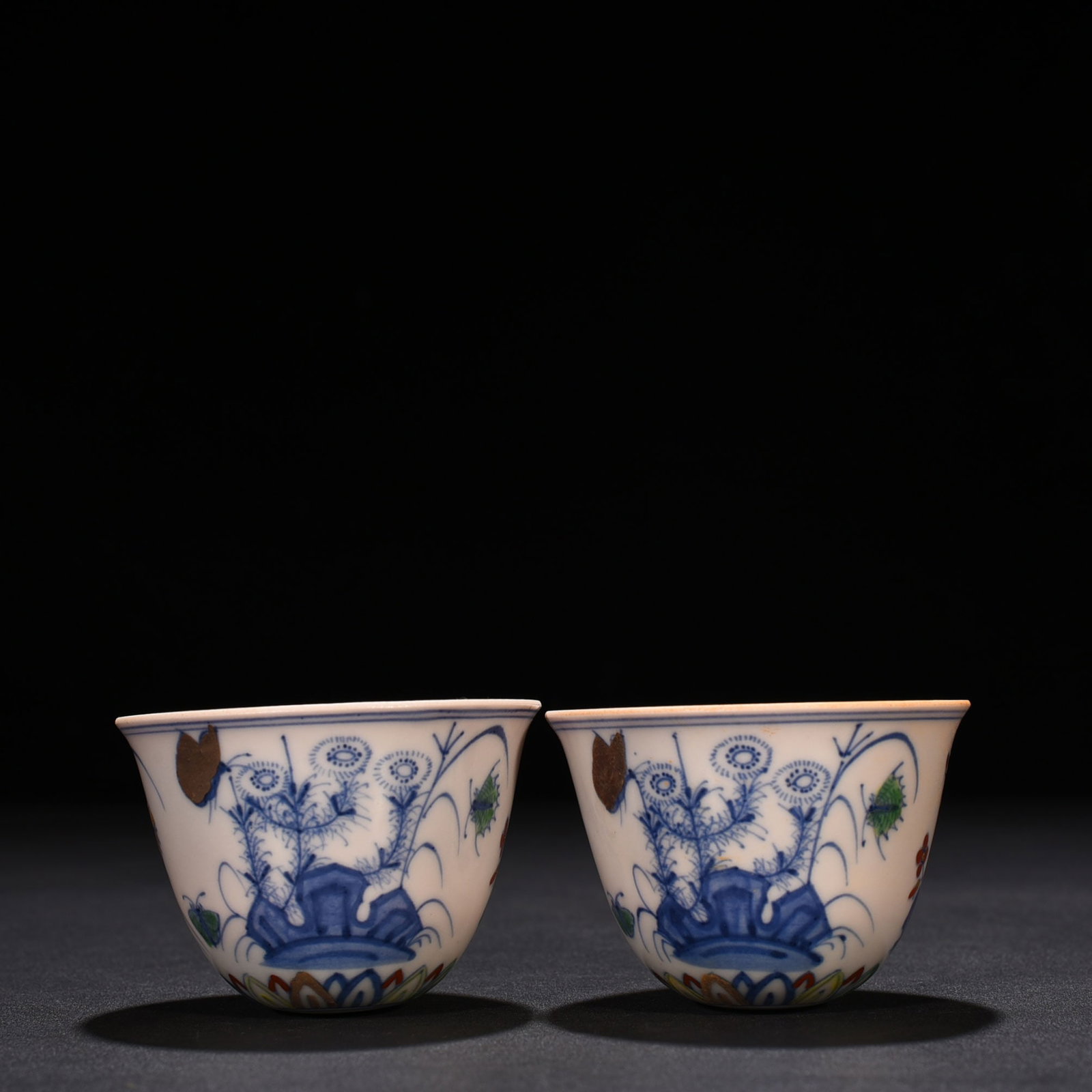 An Exquisite Chinese Doucai Colorful Tumbler: Size: Height 5 cm - Widthh 7.5 cm Materials: Porcelain Dynasty: Ming dynasty Attribution: chenghua Object: tumbler
