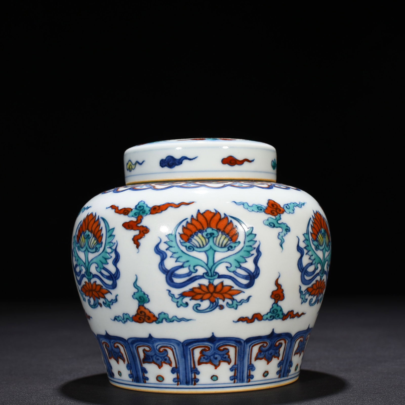 An Exquisite Chinese Doucai Tian Zi Jar: Size: Height 13 cm - Widthh 14 cm Materials: Porcelain Dynasty: Ming dynasty Attribution: chenghua Object: jar