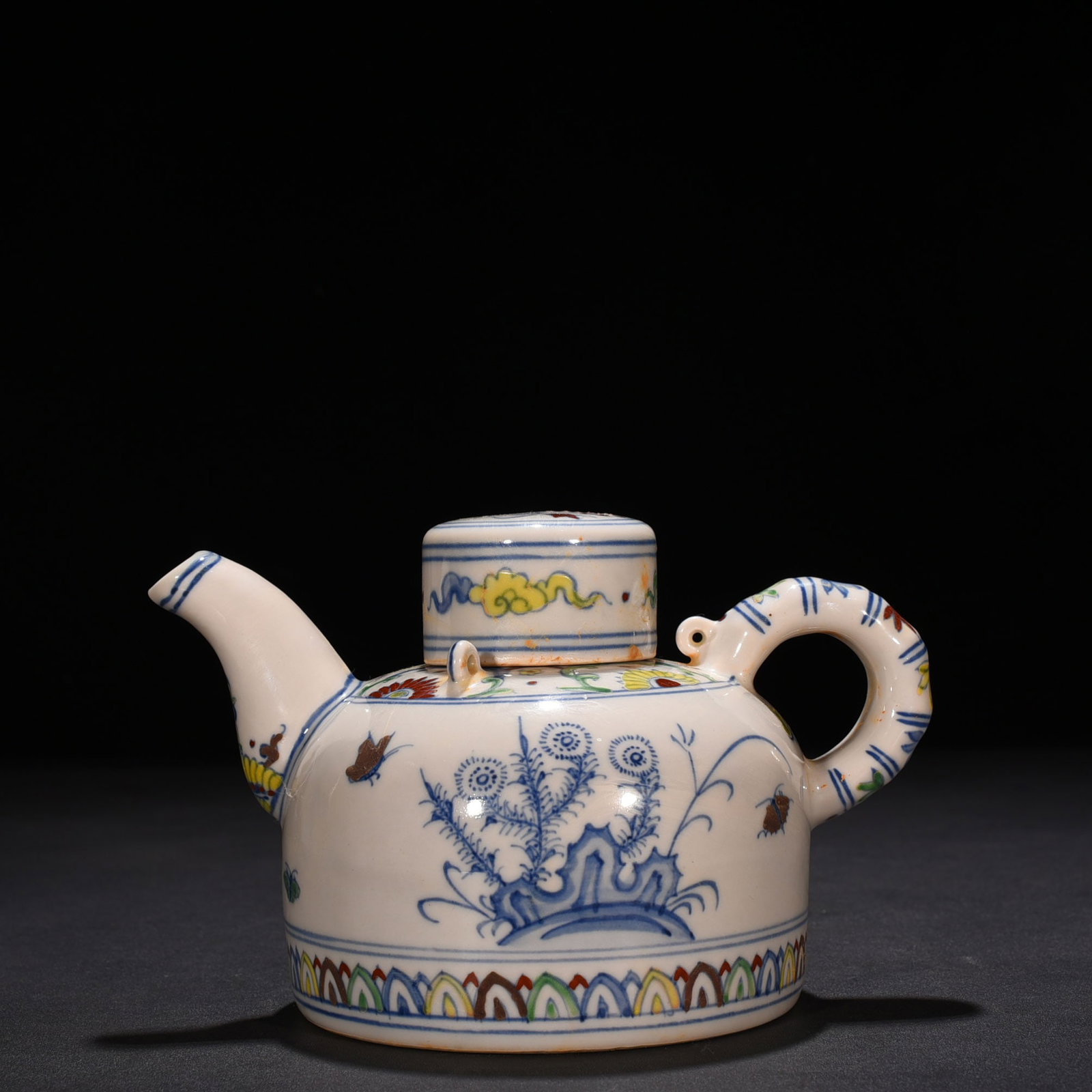An Exquisite Chinese Doucai colorful pot (1 of 7)