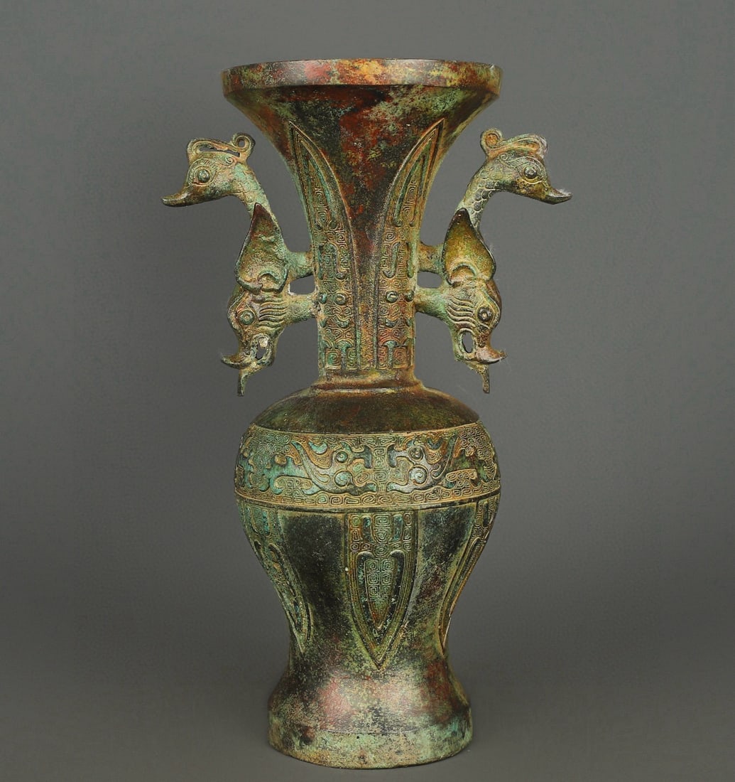 An Exquisite Chinese Bronze Double Phoenix Bird Vase: Size: Height 29 cm - Width 18 cm Materials: Bronze Dynasty: zhou dynasty Attribution: 700-BC Object: Chinese Antiques