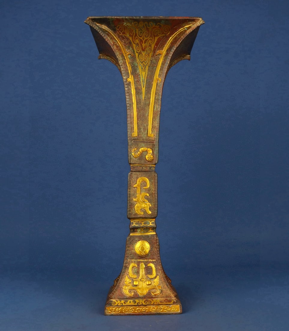 An Exquisite Chinese Bronze and gold square flower goblet: Size: Height 41 cm - Width 16 cm Materials: Bronze Dynasty: zhou dynasty Attribution: 700-BC Object: Chinese Antiques