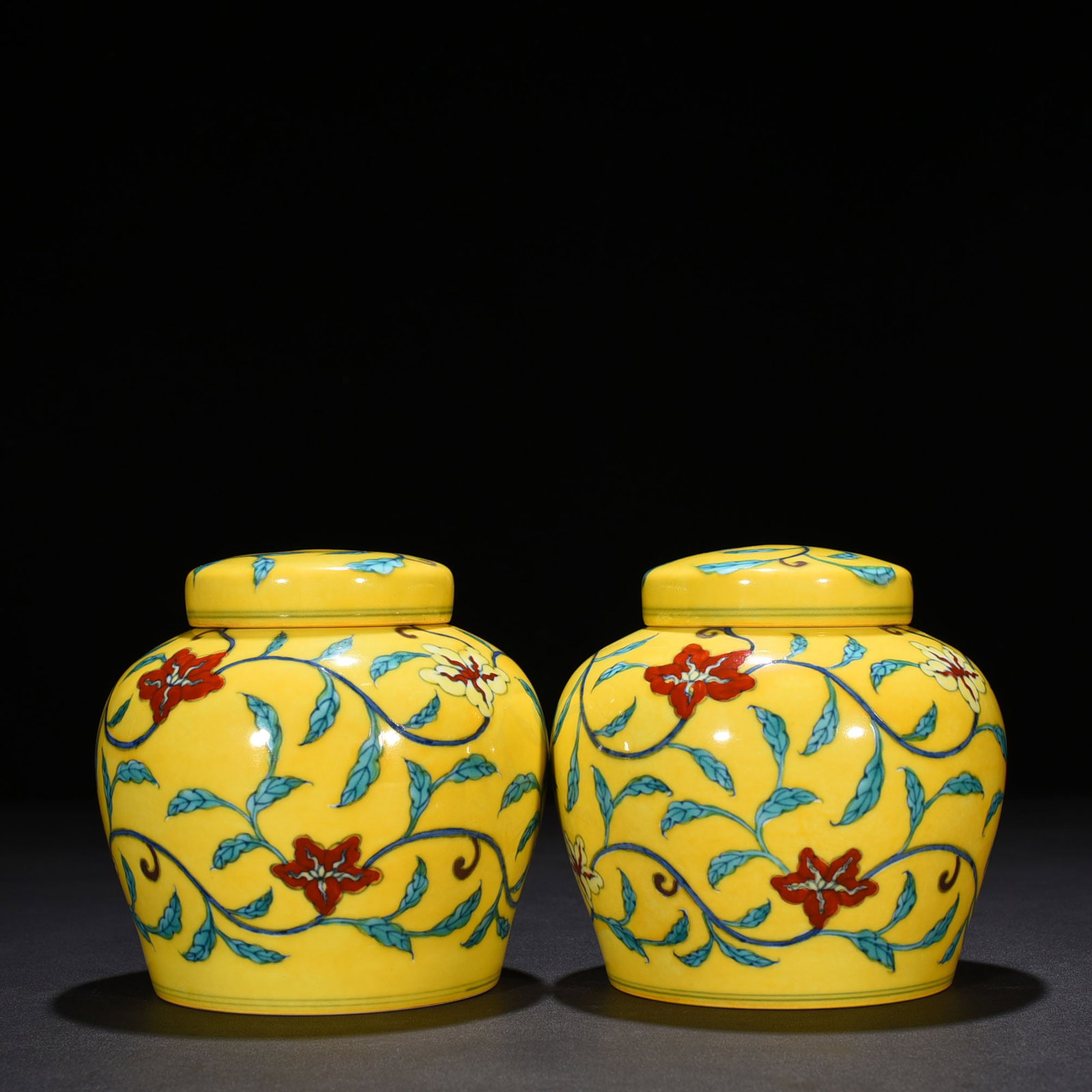An Exquisite Chinese Doucai delicate yellow glaze jar: Size: Height 13.5 cm - Widthh 14 cm Materials: Porcelain Dynasty: Ming dynasty Attribution: chenghua Object: jar