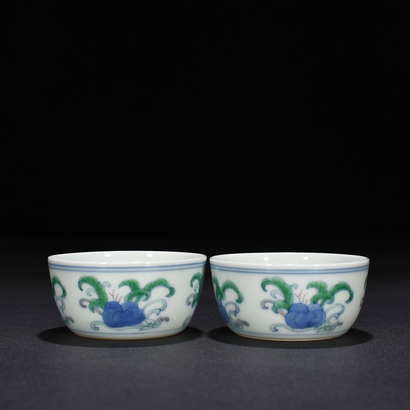 An Exquisite Chinese doucai cup (1 of 8)