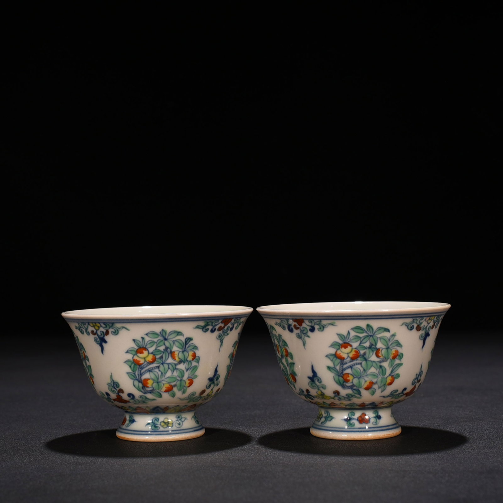 An Exquisite Chinese doucai cup: Size: Height 5.5 cm - Widthh 8 cm Materials: Porcelain Dynasty: Ming dynasty Attribution: chenghua Object: cup