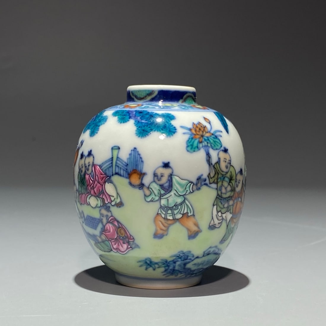 An Exquisite Chinese Famille Rose colorful baby pictures small Porcelain jar: Size: Height 7.8 cm - Width 6.8 cm Materials: Porcelain Dynasty: Qing Dynasty Attribution: Qianlong Period Object: jar