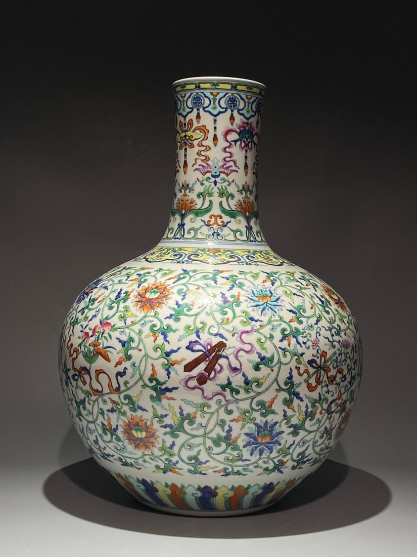 An Exquisite Chinese Famille rose Doucai dark entwining branches and flowers Porcelain vase: Size: Height 54 cm - Width 40 cm Materials: Porcelain Dynasty: Qing Dynasty Attribution: Qianlong Period Object: vase