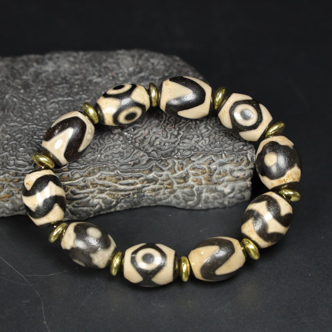 Chinese Natural Jade Carved bracelets (1 of 10)