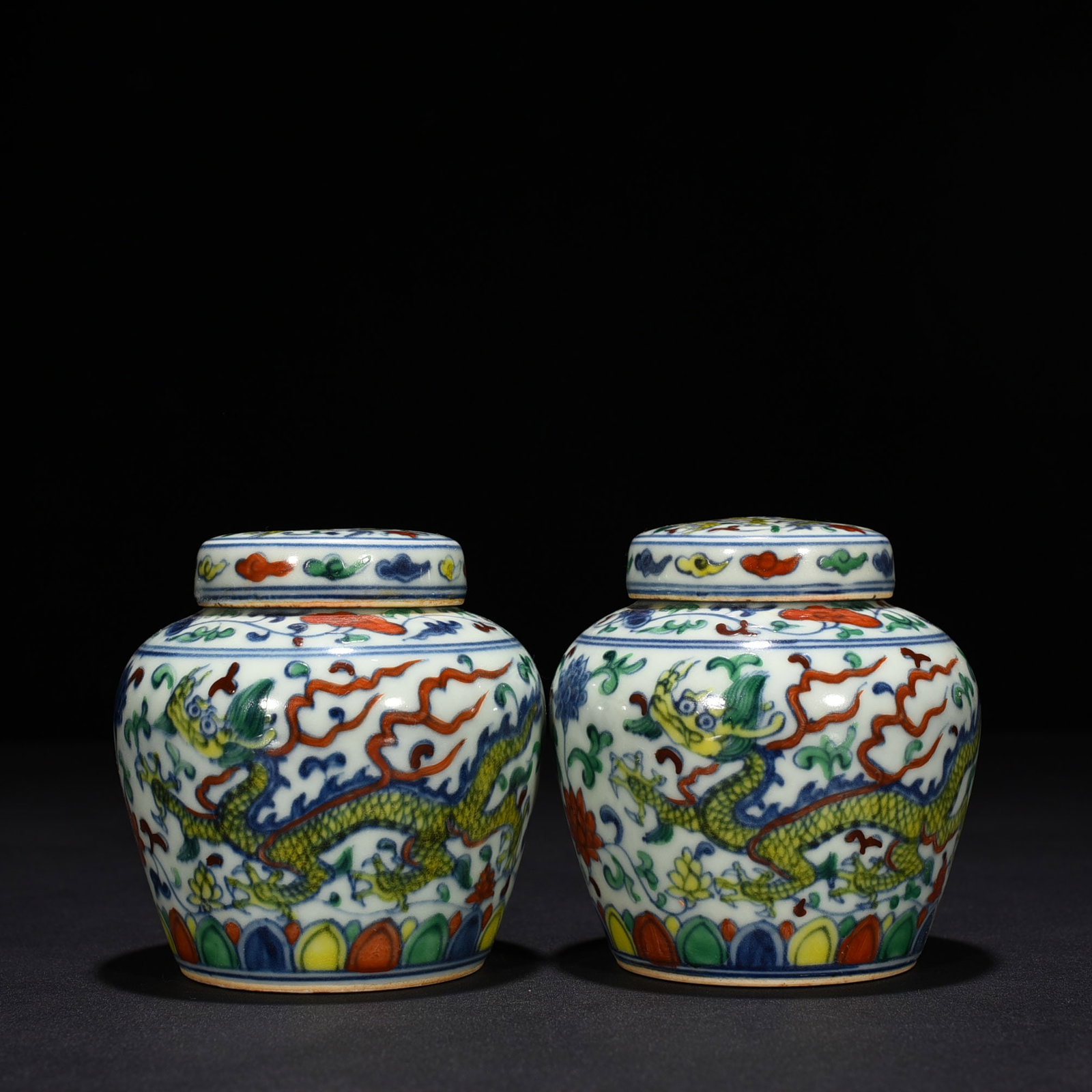 An Exquisite Chinese Doucai Tianzi jar: Size: Height 10 cm - Widthh 10 cm Materials: Porcelain Dynasty: Ming dynasty Attribution: chenghua Object: jar