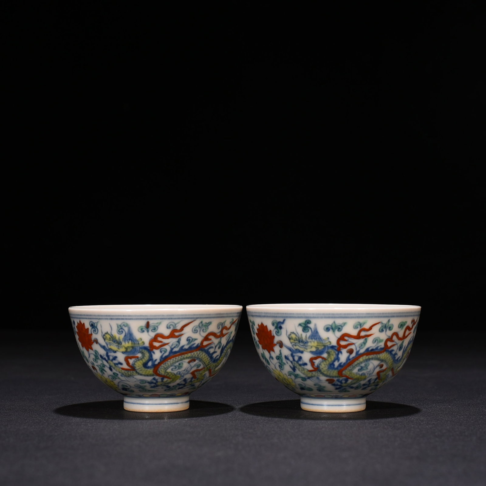 An Exquisite Chinese doucai chicken heart cup: Size: Height 4.5 cm - Widthh 8.7 cm Materials: Porcelain Dynasty: Ming dynasty Attribution: chenghua Object: cup