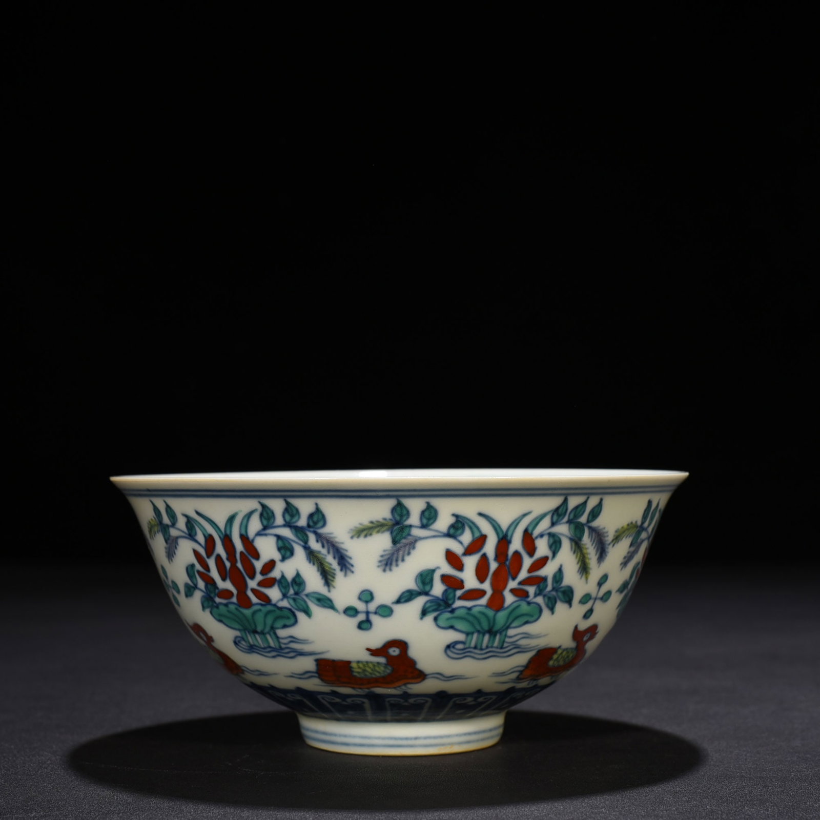 An Exquisite Chinese doucai jar: Size: Height 17.4 cm - Widthh 8.2 cm Materials: Porcelain Time Period:Ming dynasty Attribution: chenghua Object: Bowl