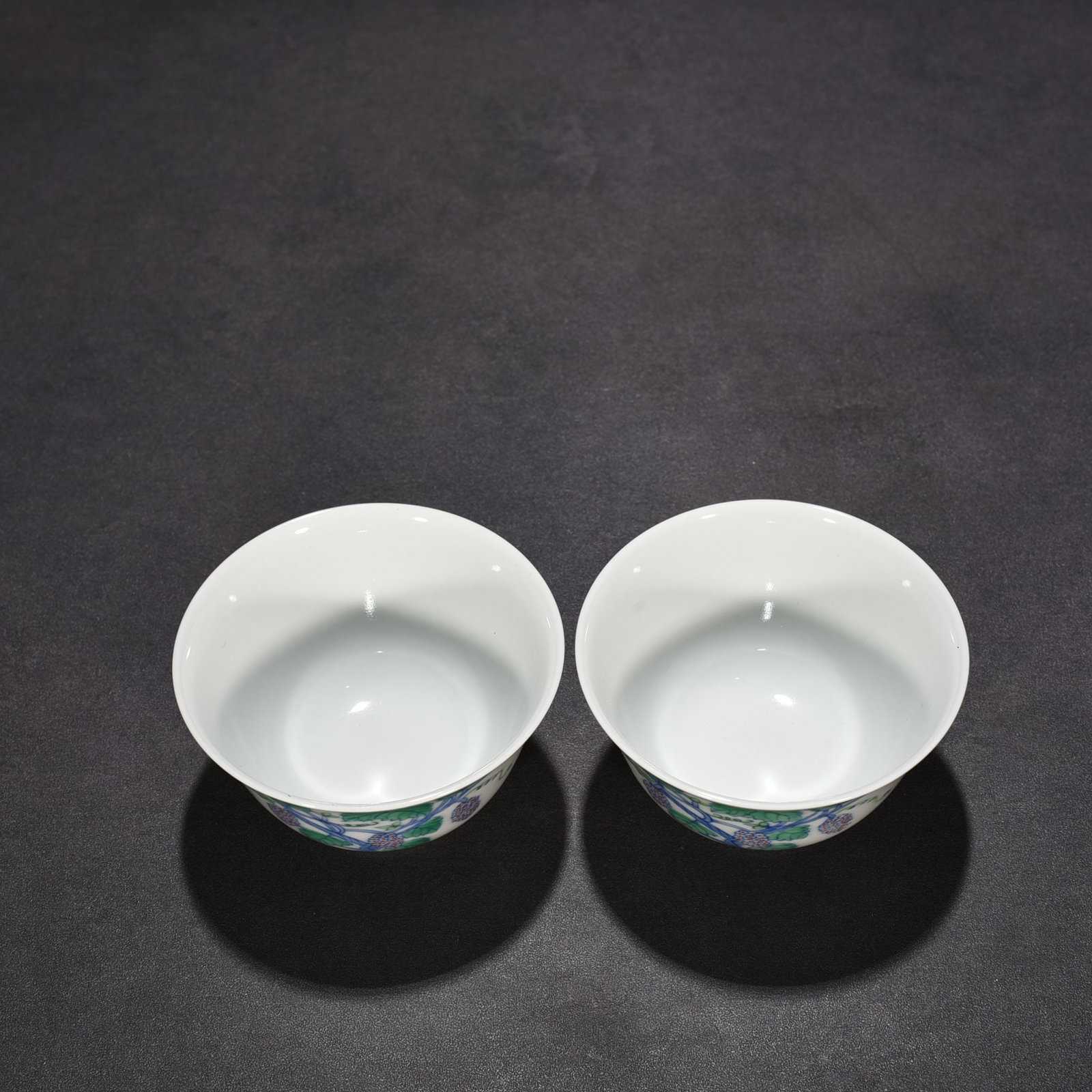 An Exquisite Chinese Doucai Grape Pattern Cup - 7