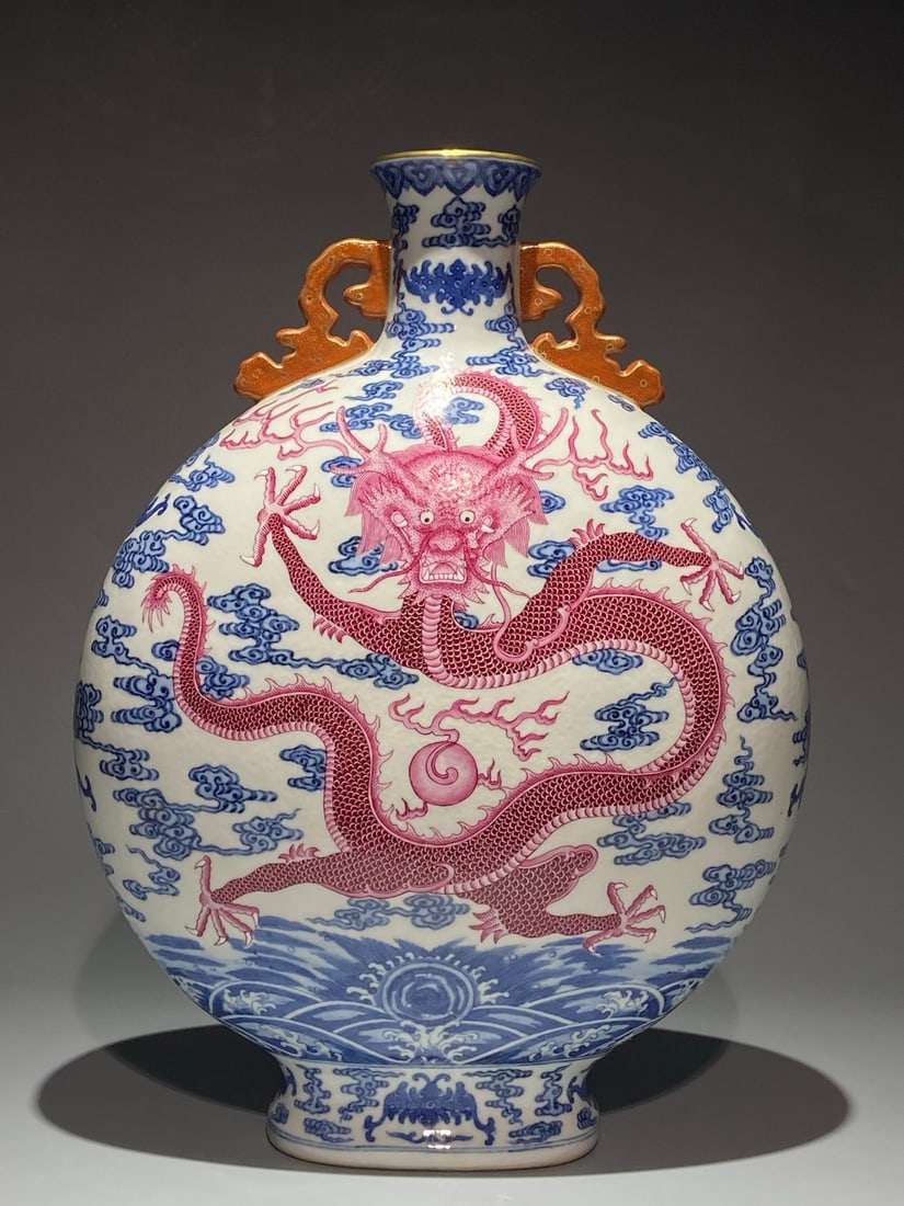 An Exquisite Chinese blue and white rouge red cloud and dragon pattern flat Porcelain vase: Size: Height 40 cm - Width 31 cm Materials: Porcelain Dynasty: Qing Dynasty Attribution: Qianlong Period Object: vase
