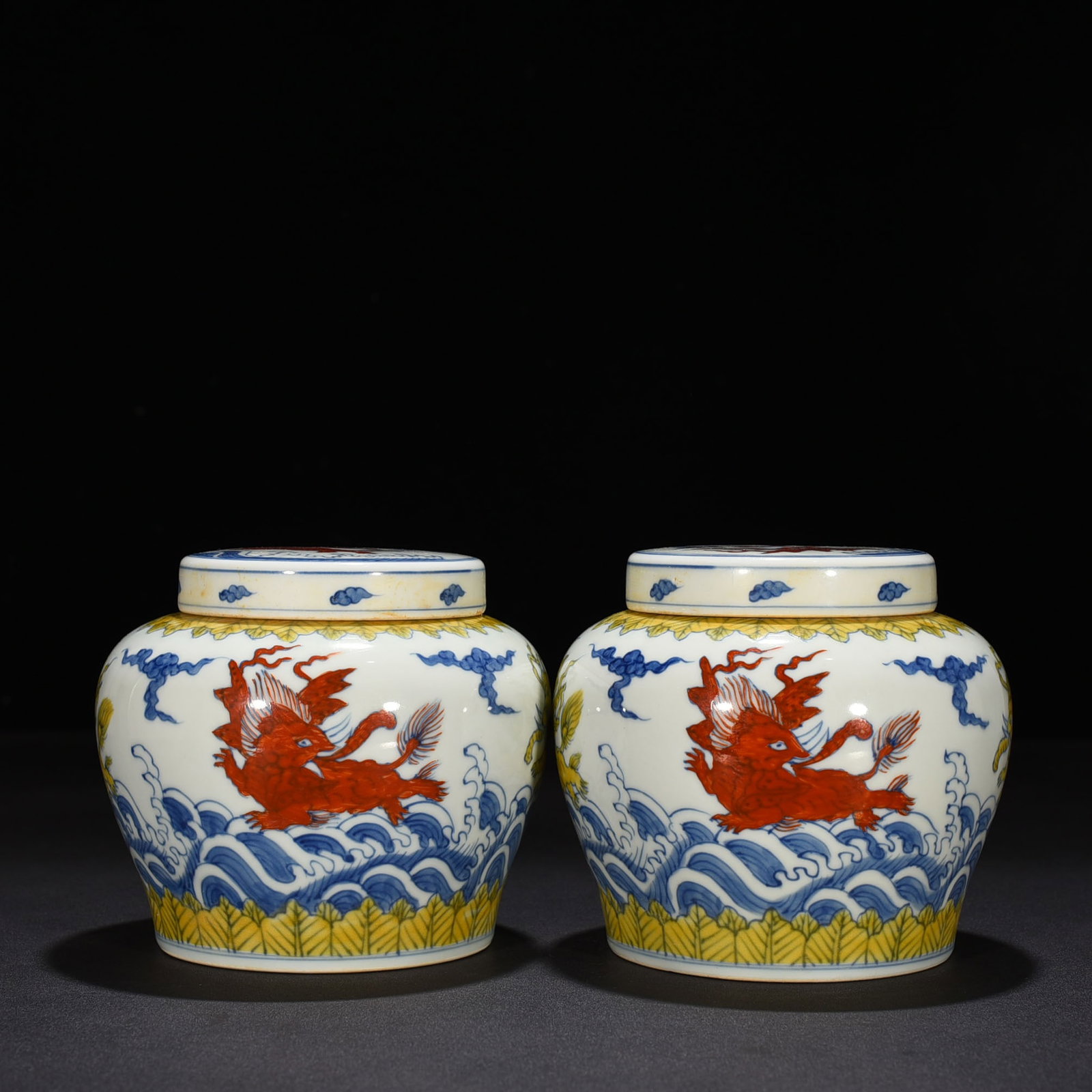 An Exquisite Chinese Doucai jar: Size: Height 15 cm - Widthh 14 cm Materials: Porcelain Time Period:Ming dynasty Attribution: chenghua Object: jar