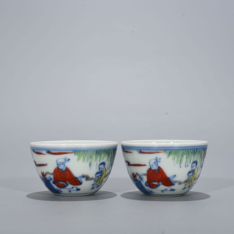 An Exquisite Chinese Doucai cup: Size: Height 3.5 cm - Widthh 6 cm Materials: Porcelain Time Period:Ming dynasty Attribution: chenghua Object: cup