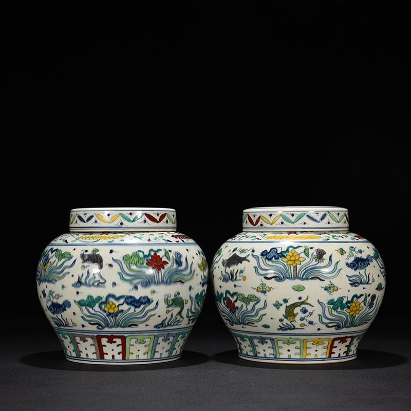 An Exquisite Chinese Doucai covered jar: Size: Height 21 cm - Widthh 20 cm Materials: Porcelain Time Period:Ming dynasty Attribution: chenghua Object: jar