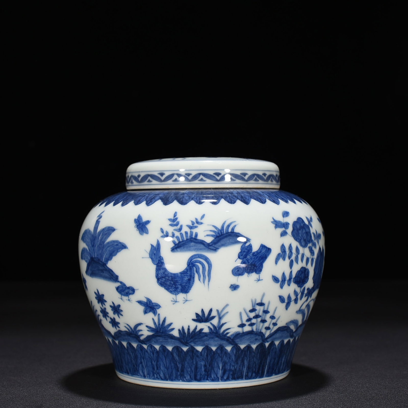 An Exquisite Chinese blue and white Tianzi jar: Size: Height 13 cm - Widthh 15 cm Materials: Porcelain Time Period:Ming dynasty Attribution: chenghua Object: jar