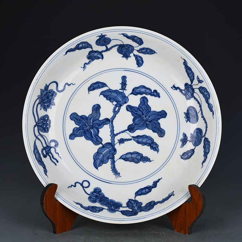An Exquisite Chinese blue and white okra plate: Size: Height 5 cm - Widthh 30 cm Materials: Porcelain Time Period:Ming dynasty Attribution: chenghua Object: plate