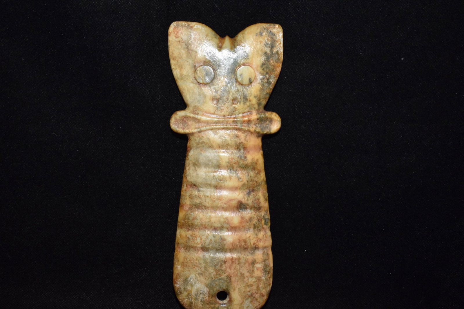 Chinese hongshang culture jade carved sculpture (1 of 8)