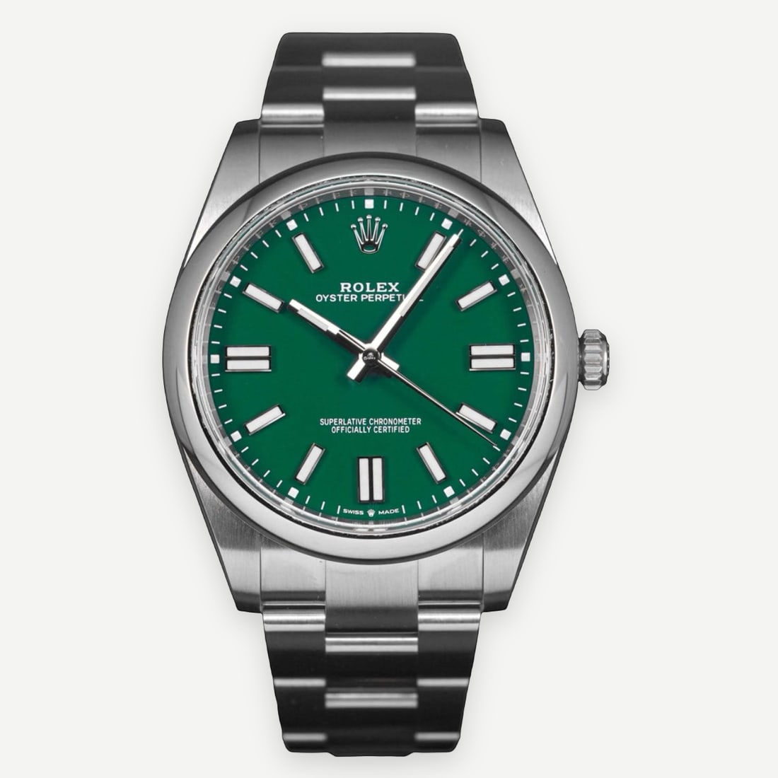 ROLEX Oyster Perpetual 41 124300, Green Dial, Oystersteel, Full Set, 2026: Heritage The Rolex Oyster Perpetual is the purest expression of what Rolex is — no complication, no precious metal, no superfluous detail. Just the Oyster case, the Perpetual movement, and a dia