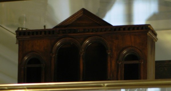 A CONTINENTAL ARCHITECTURAL MODEL OF AN ARCH: WALNUT, Height 17 3/4"