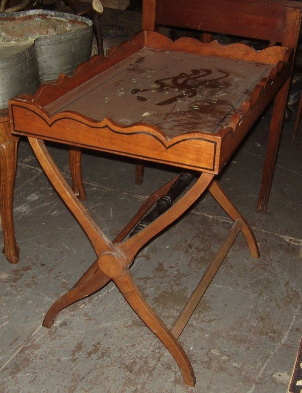 A NEOCLASSICAL STYLE TRAY TOP TABLE: FRUITWOOD Height 28 3/4", Width 30", Depth 20"
