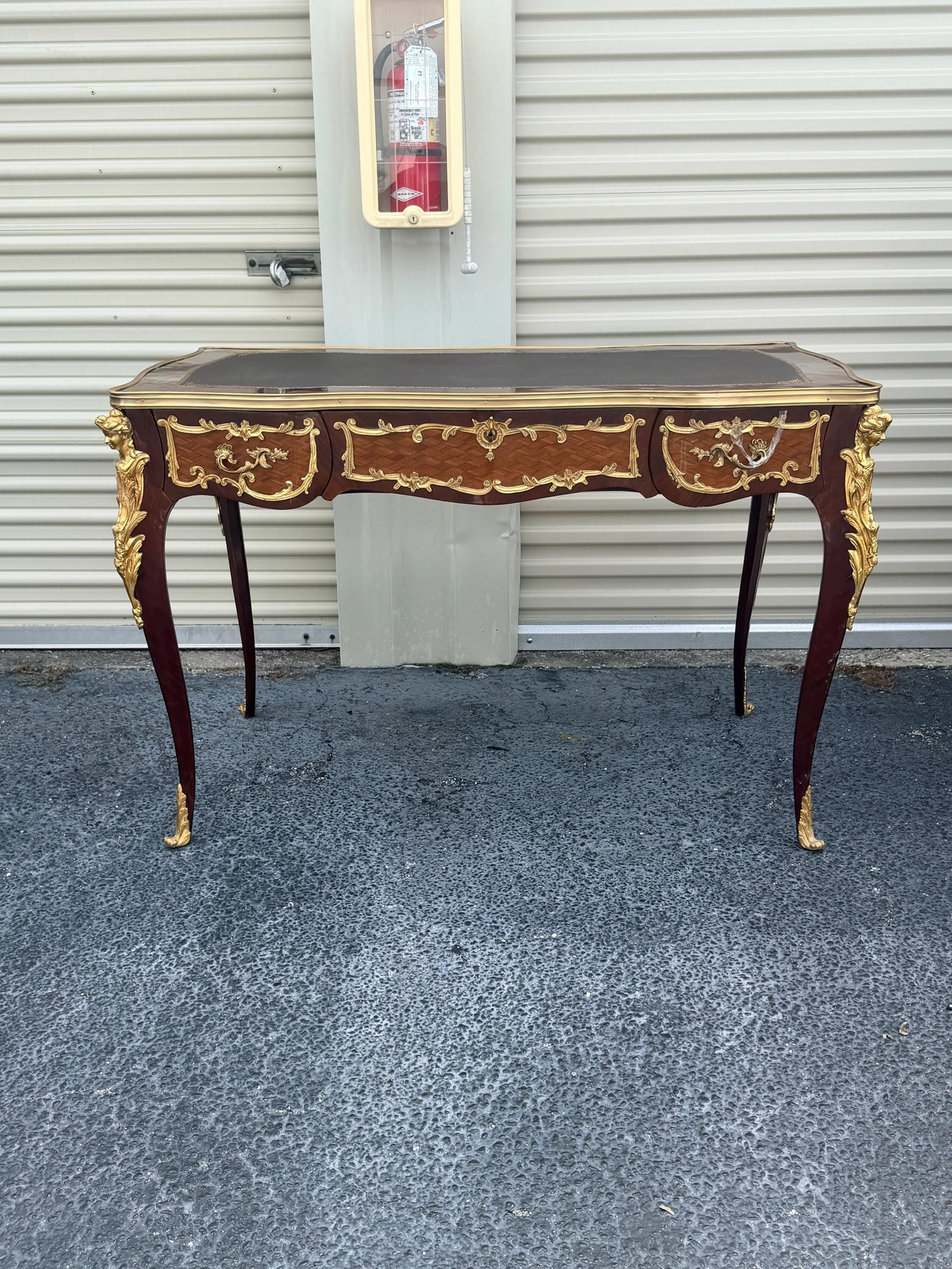 French Louis XV Writing Marquetry Executive Gilt: CONDITION NOTE-AS IS This piece is in excellent overall condition. Minor signs of normal wear, handling, or light imperfections may be present, which are expected and are not considered defects.