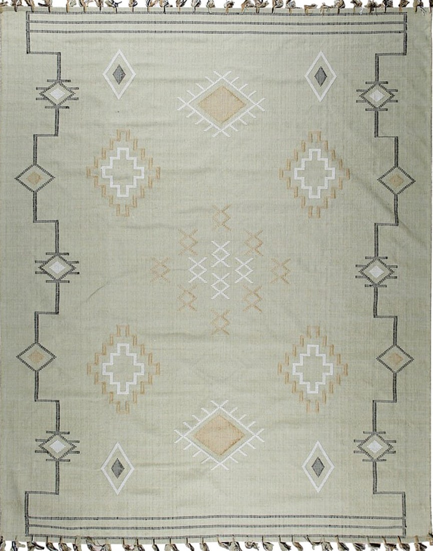 Flat Weave Handwoven Wool Area Rug 4' x 6', Beige: Flat Weave area rug, handwoven in wool, in beige tones, brand new, approximately 4' x 6' (48 x 72 inches, flatweave, 0.25-inch thick), a versatile 4x6 size. Rustic beige flatweave rugs occupy a useful