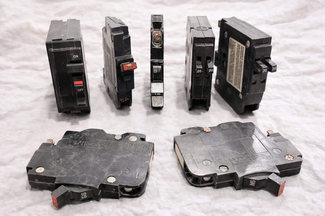 Untested Circuit Breaker Lot (1 of 1)