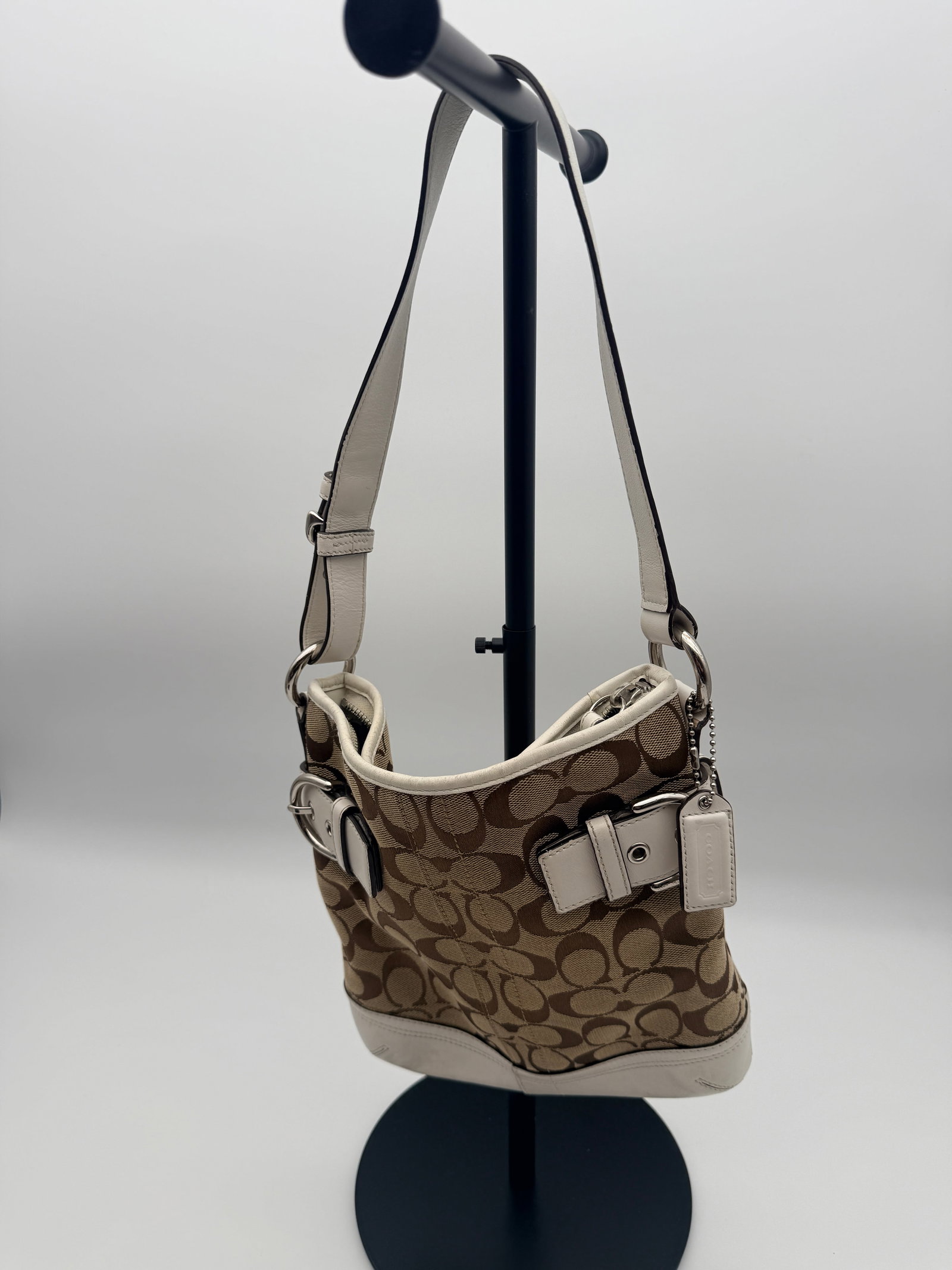 Vintage Coach Signature Hobo Bag: Vintage Coach signature jacquard & white leather hobo bag.