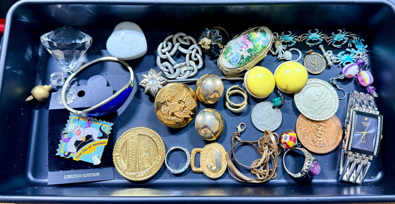 Vintage Costume Jewelry & Trinket Lot: Mixed vintage costume jewelry, watch, pins, tokens & trinkets. Untested.