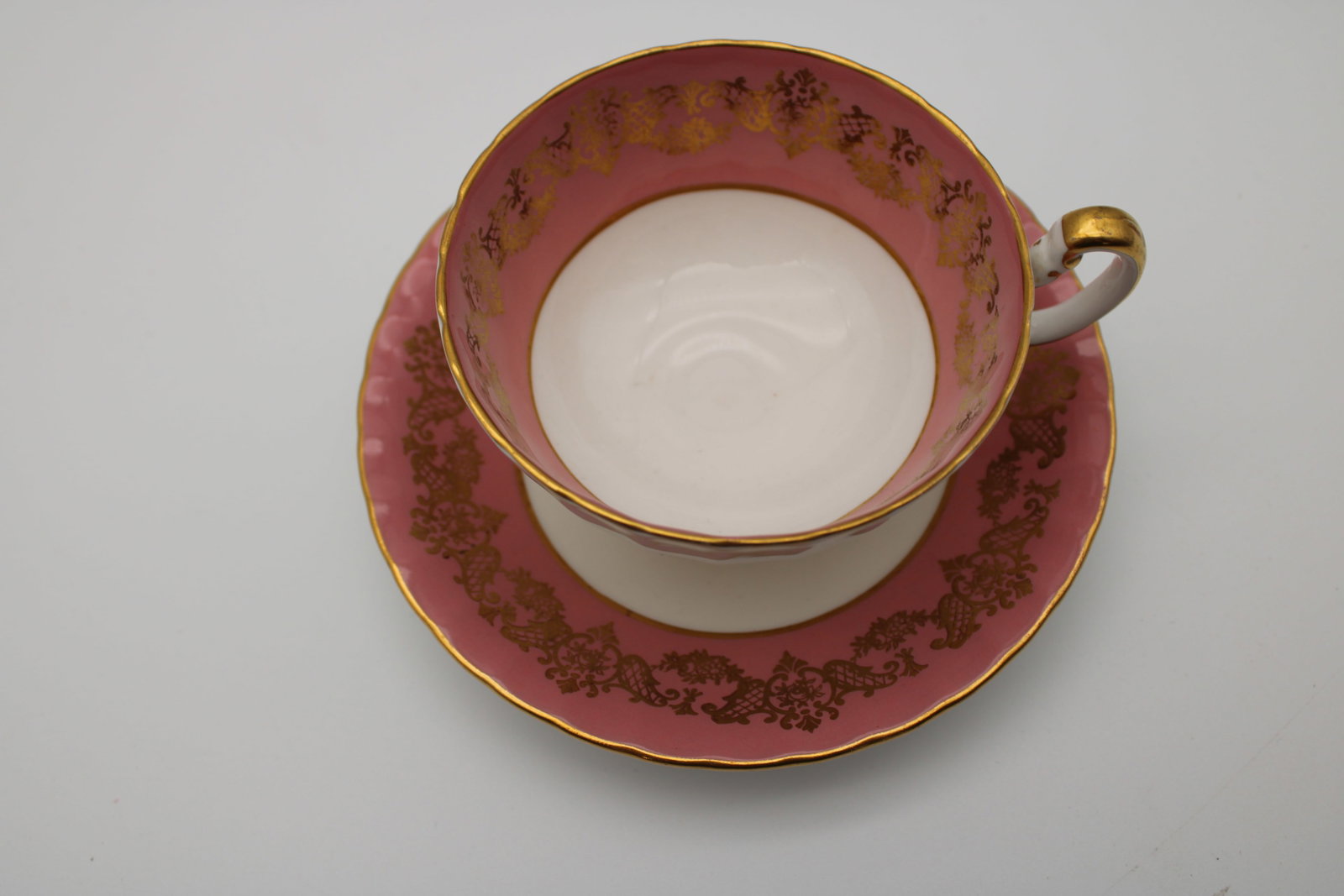 Ansyley England Tea Cup & Saucer: Tea cup & Saucer