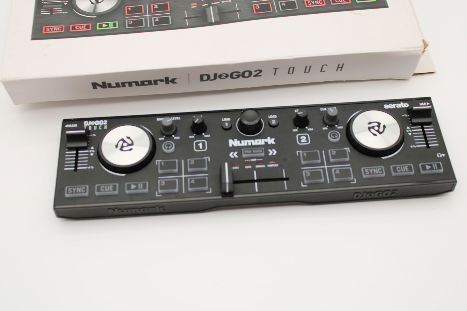 Numark DJ2Go2 Touch (1 of 6)