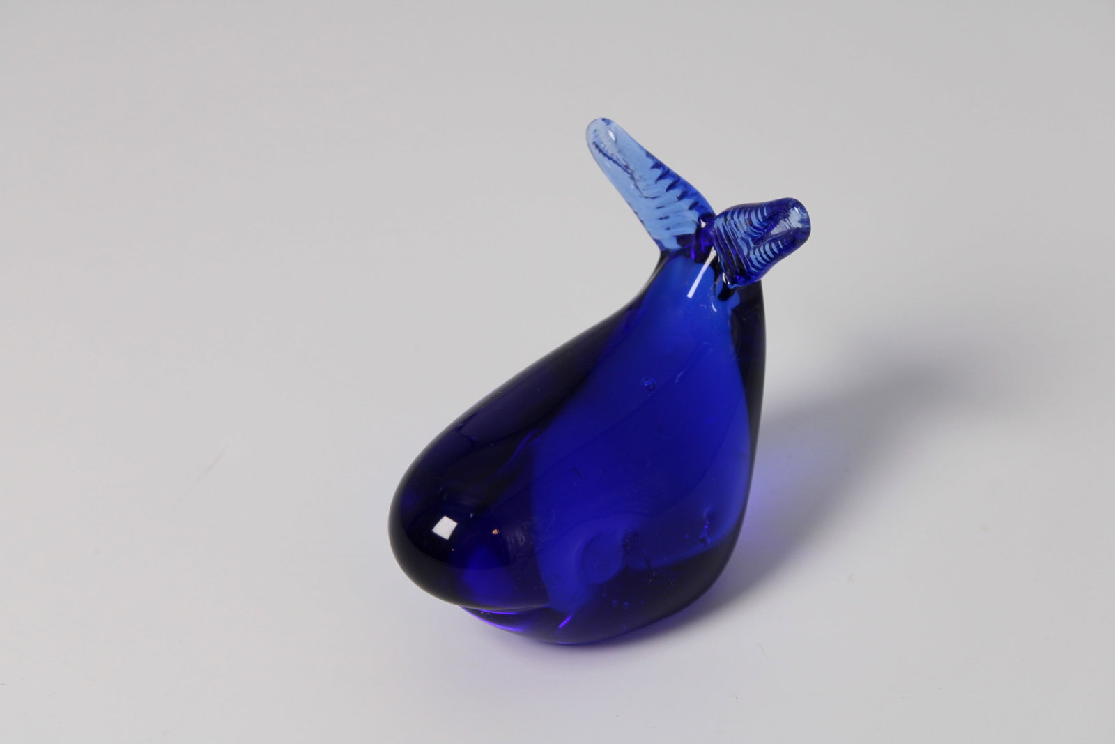 Blue Glass Bird Figurine: Blue glass bird 3 x 3 x 1.5"