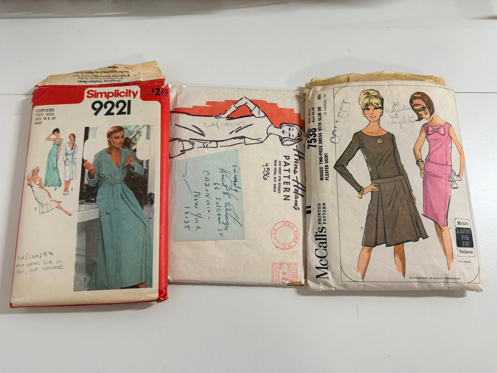 Vintage Sewing Pattern Lot: Assorted patterns; completeness not guaranteed