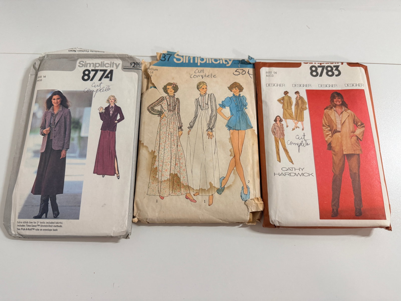 Vintage Sewing Pattern Lot: Assorted patterns; completeness not guaranteed