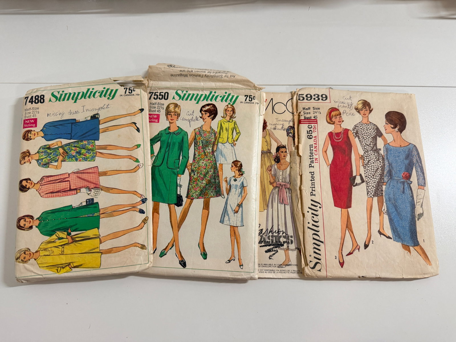 Vintage Sewing Pattern Lot: Assorted patterns; completeness not guaranteed