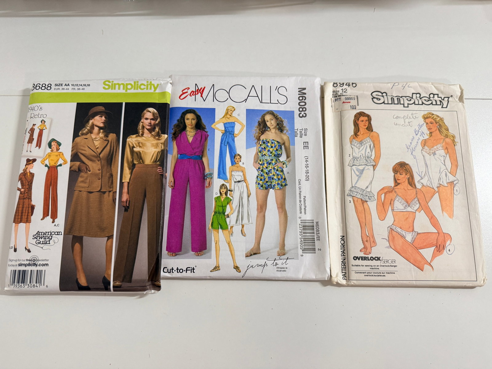 Vintage Sewing Pattern Lot: Assorted patterns; completeness not guaranteed