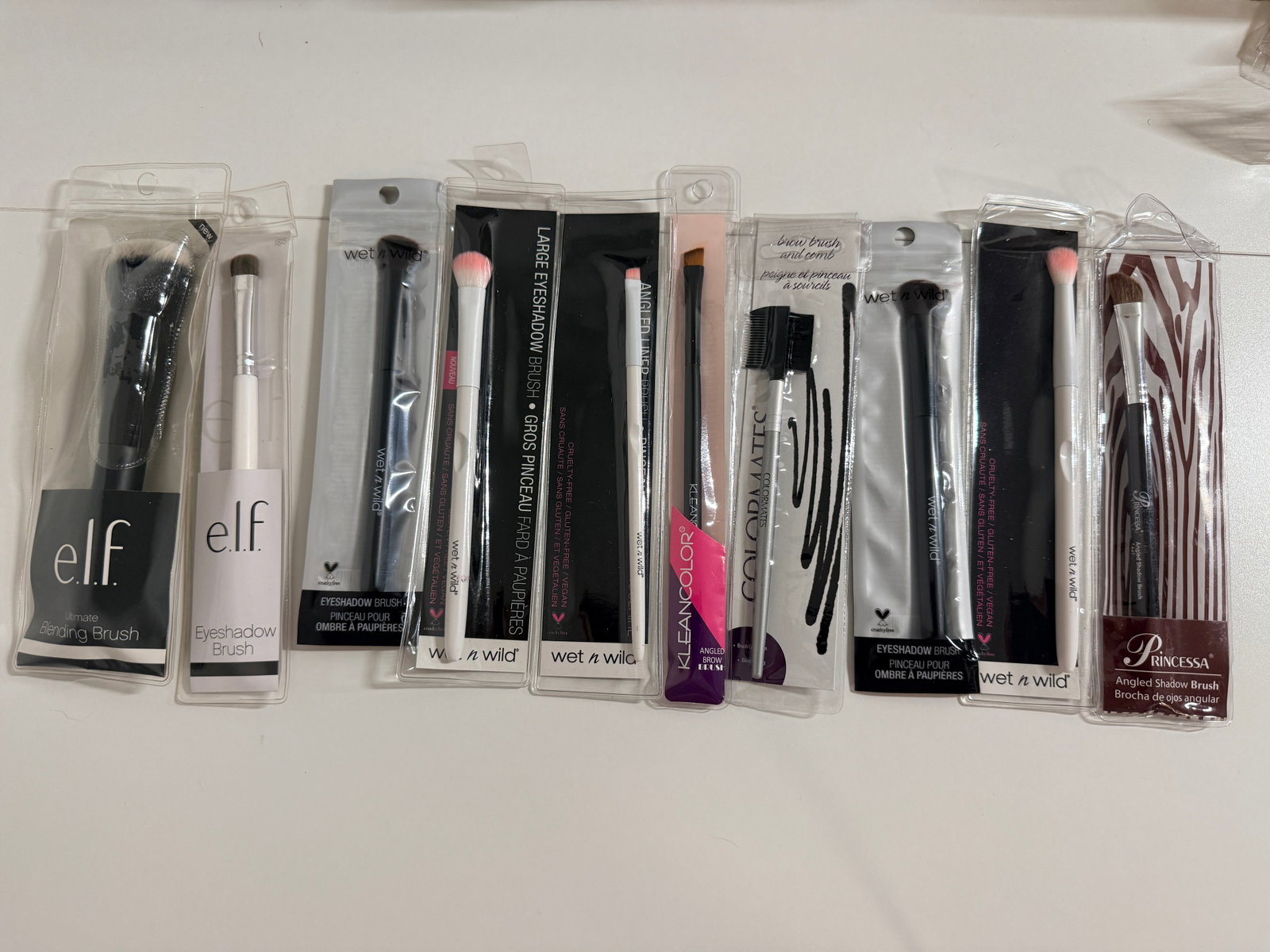 10 Pack of NWT Cosmetic Brushes: Mixed brands, new condition