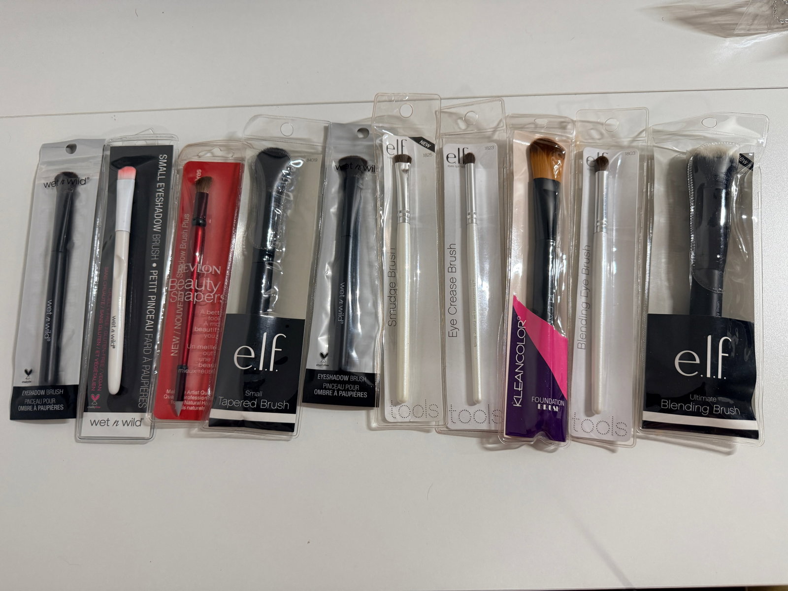 10 Pack of NWT Cosmetic Brushes: Mixed brands, new condition