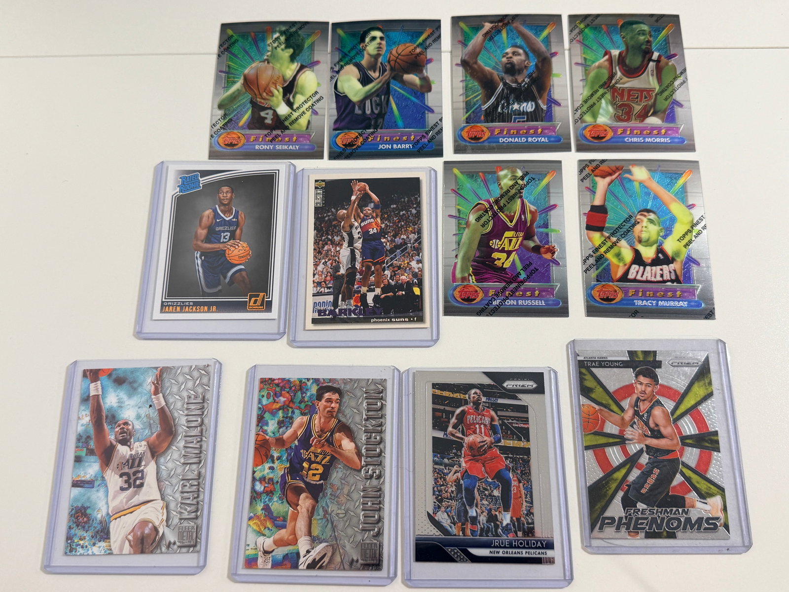 Lot of Basketball cards in sleeves: mixed conditions