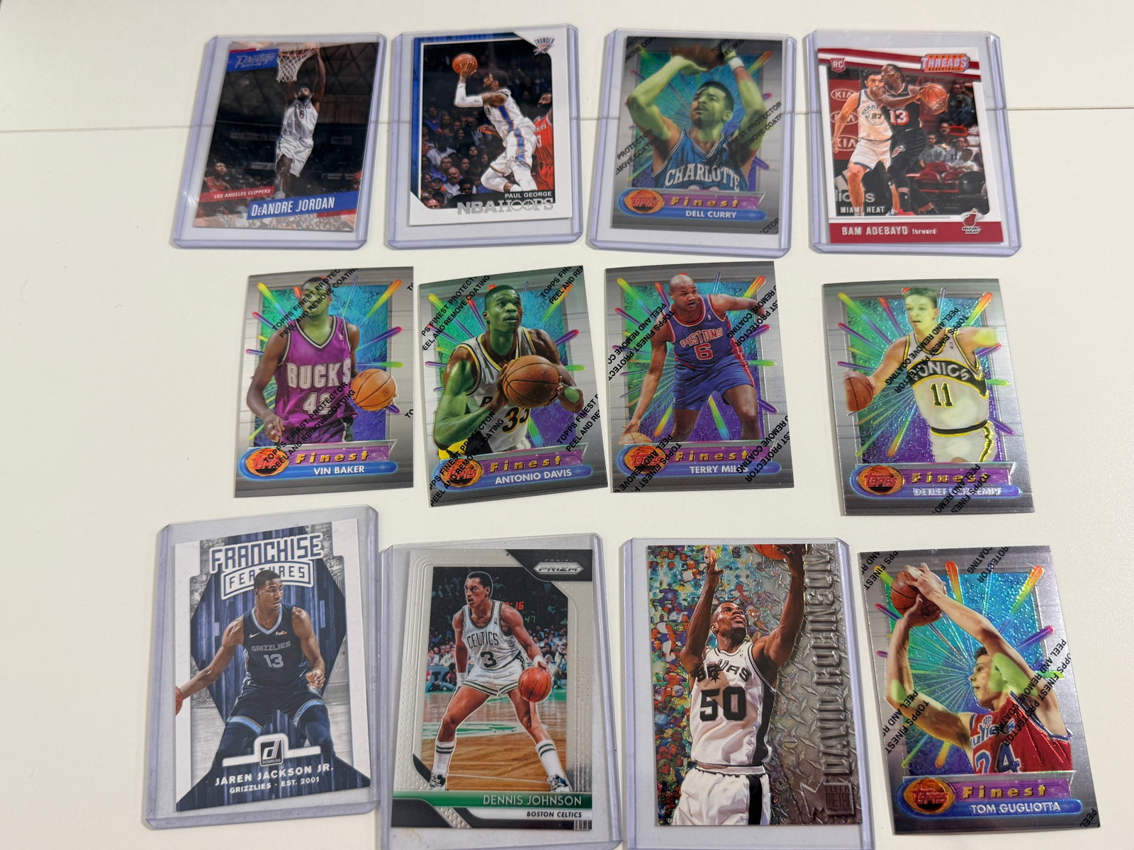 Lot of Basketball cards in sleeves: mixed conditions