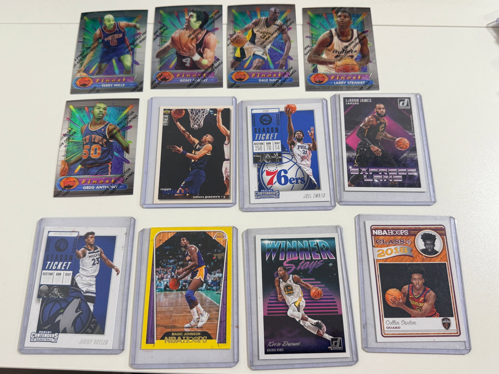 Lot of Basketball cards in sleeves: mixed conditions