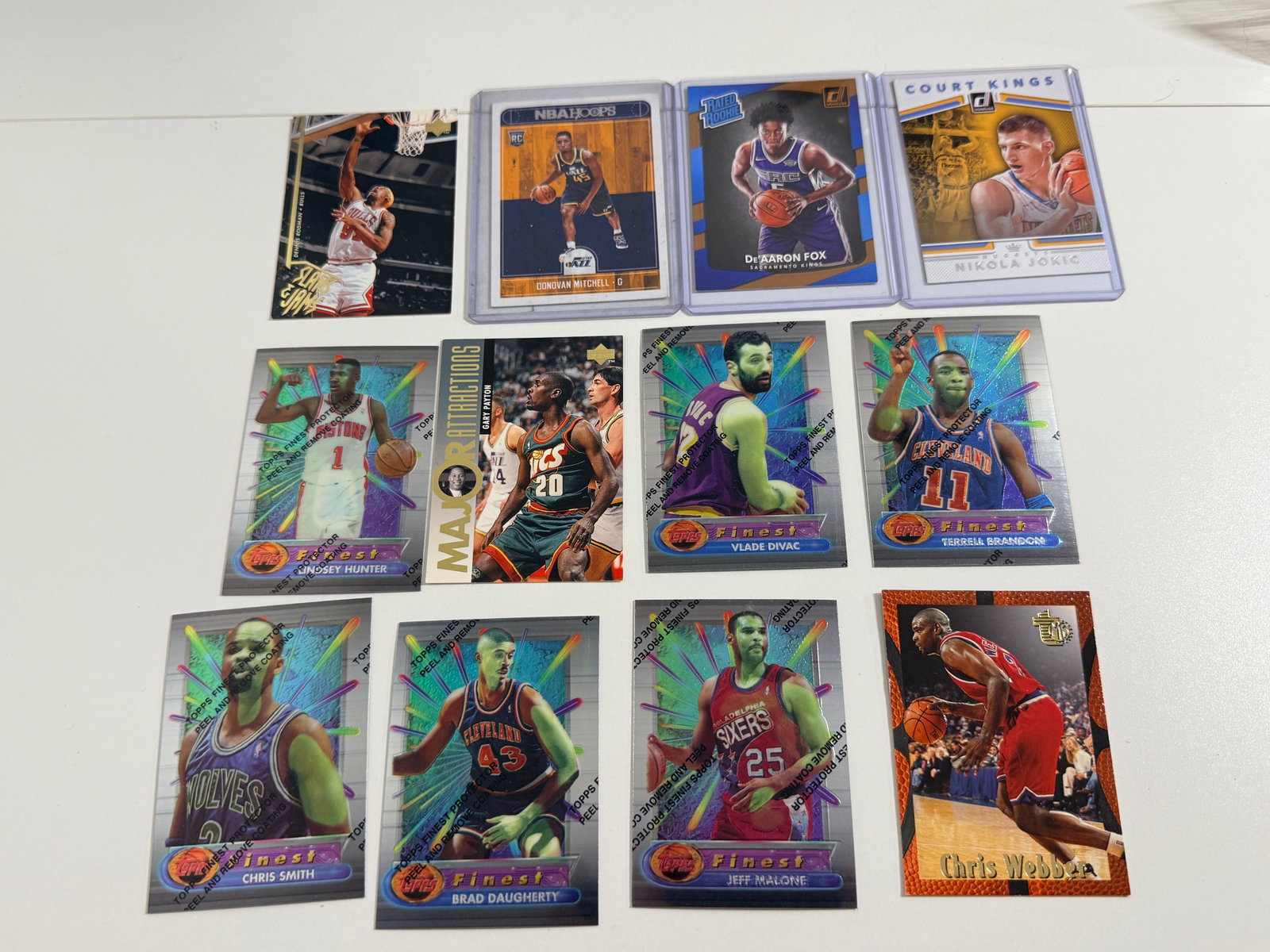 Lot of Basketball cards in sleeves: mixed conditions