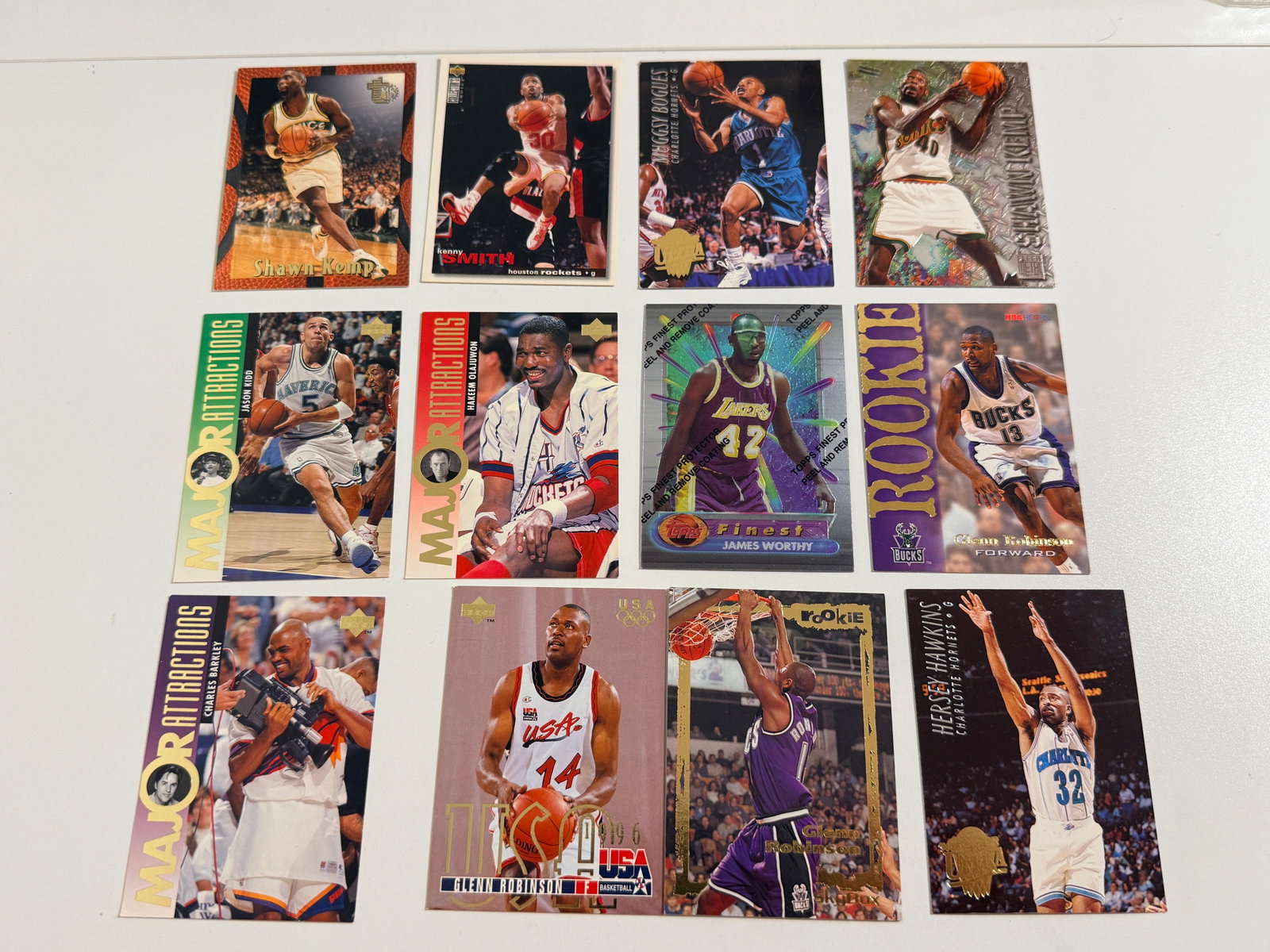 Lot of Basketball cards in sleeves: mixed conditions