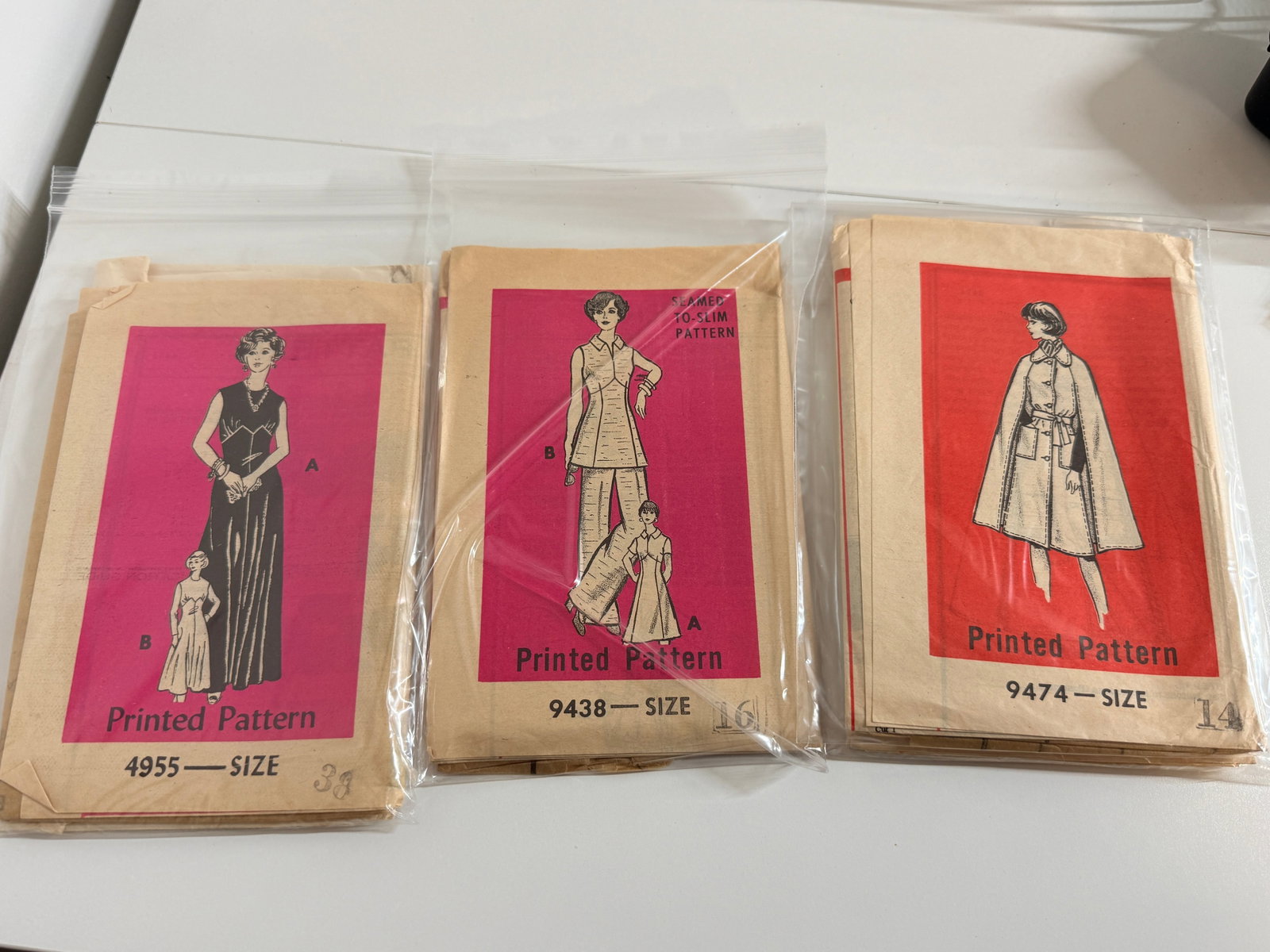Sewing Pattern Lot: Assorted patterns; completeness not guaranteed